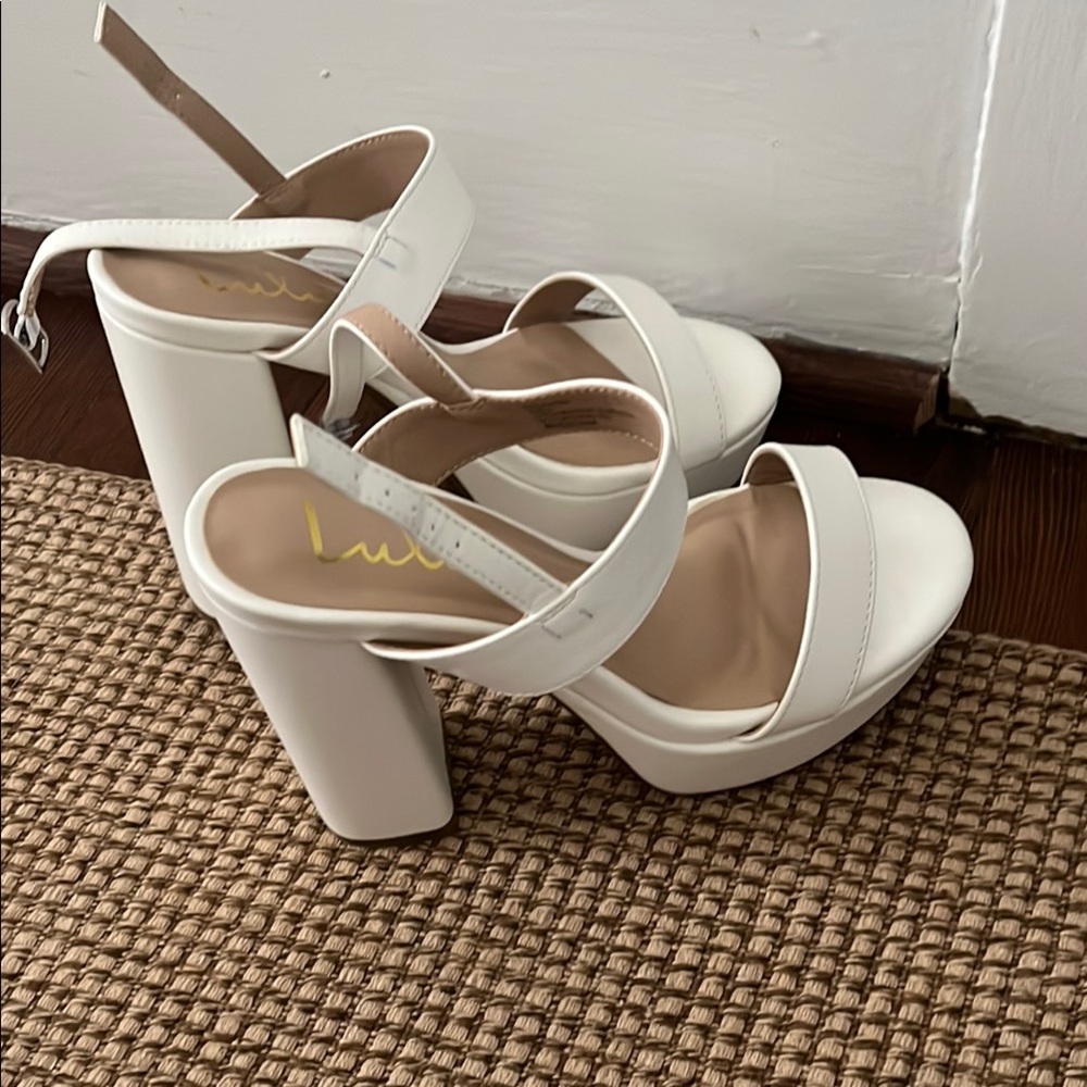 Lulu's White Platform Heels size 6